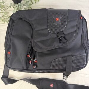 Wenger SwissGear Laptop Messenger Bag Black Travel Work Shoulder Bag